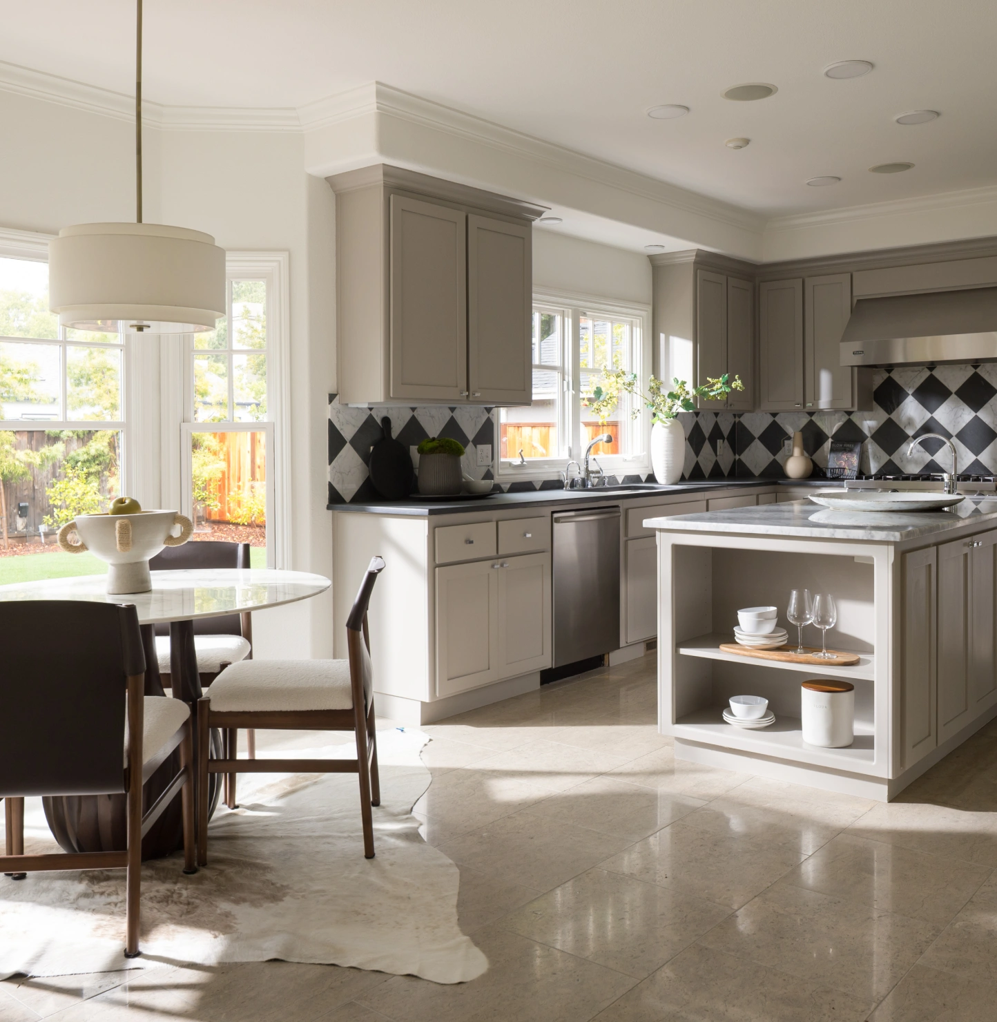 776 Cambridge kitchen